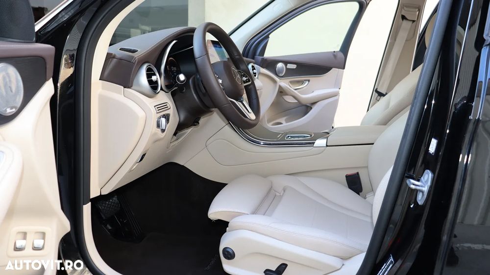 Mercedes-Benz GLC 300 e 4MATIC - 12