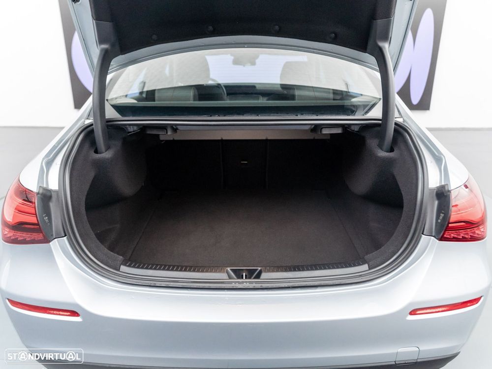 Mercedes-Benz A 200 Limousine d - 11