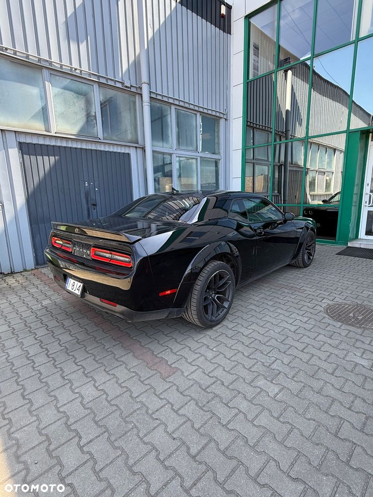 Dodge Challenger - 9