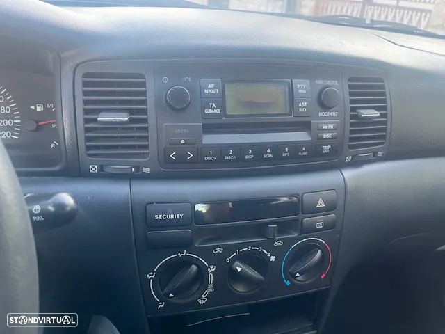 Toyota Corolla 1.4 SE - 10
