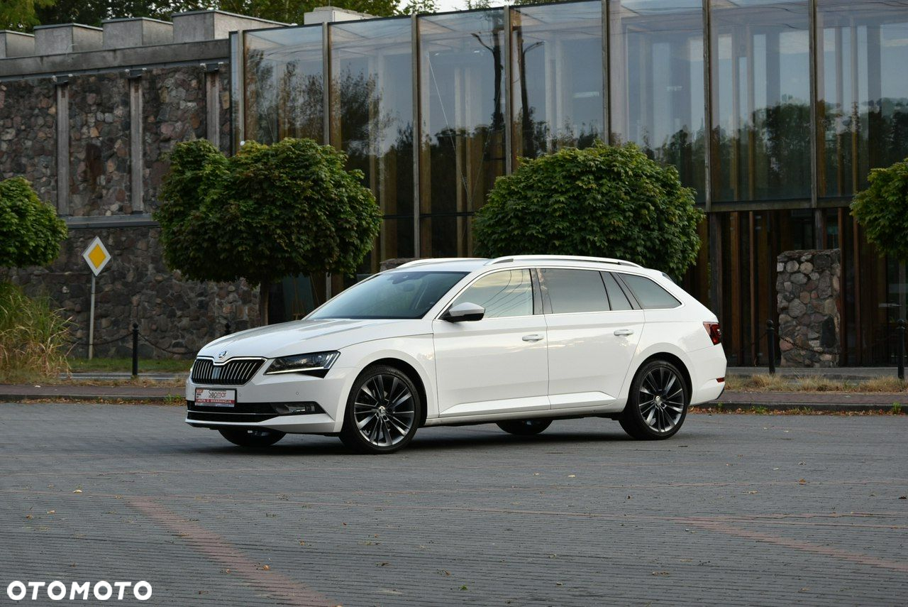 Skoda Superb 2.0 TDI DSG Style - 4