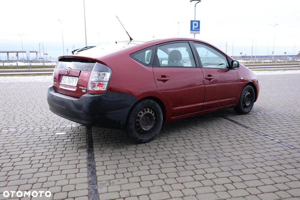 Toyota Prius - 5