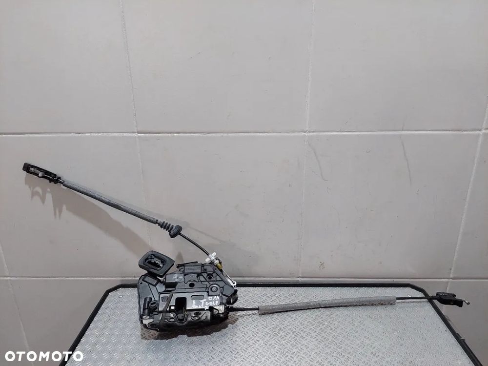 ZAMEK DRZWI LEWY TYŁ VW GOLF VII 7 R2015 NR 5K4839015R - 1