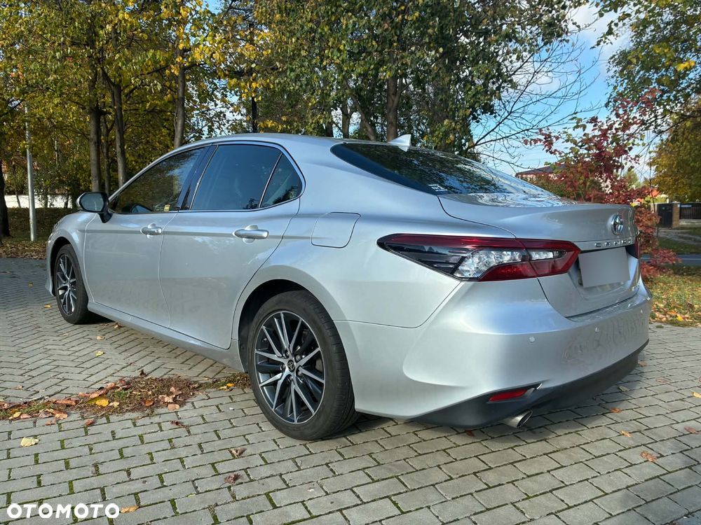 Toyota Camry - 16