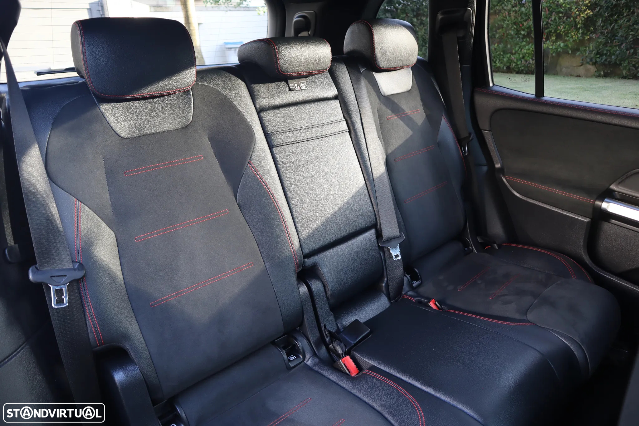 Mercedes-Benz EQB 250+ AMG Line - 28