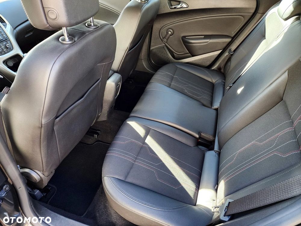 Opel Astra 1.4 Turbo 150 Jahre - 28