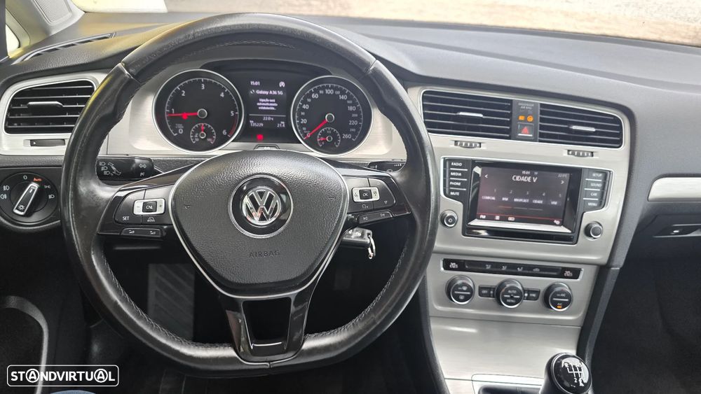 VW Golf 1.6 TDi BlueMotion Confortline - 16