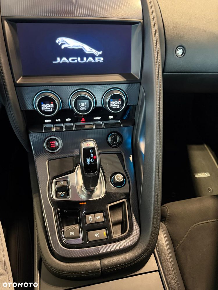 Jaguar F-Type - 22