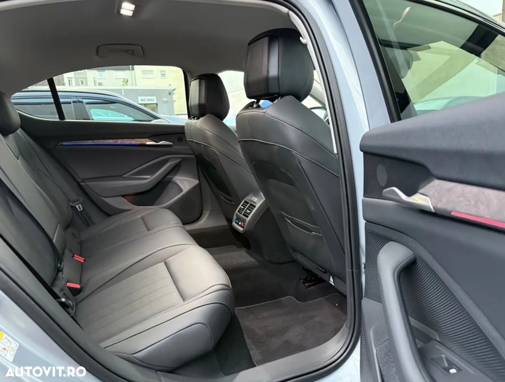 Skoda Superb 2.0 TDI DSG 4X4 L&K - 10