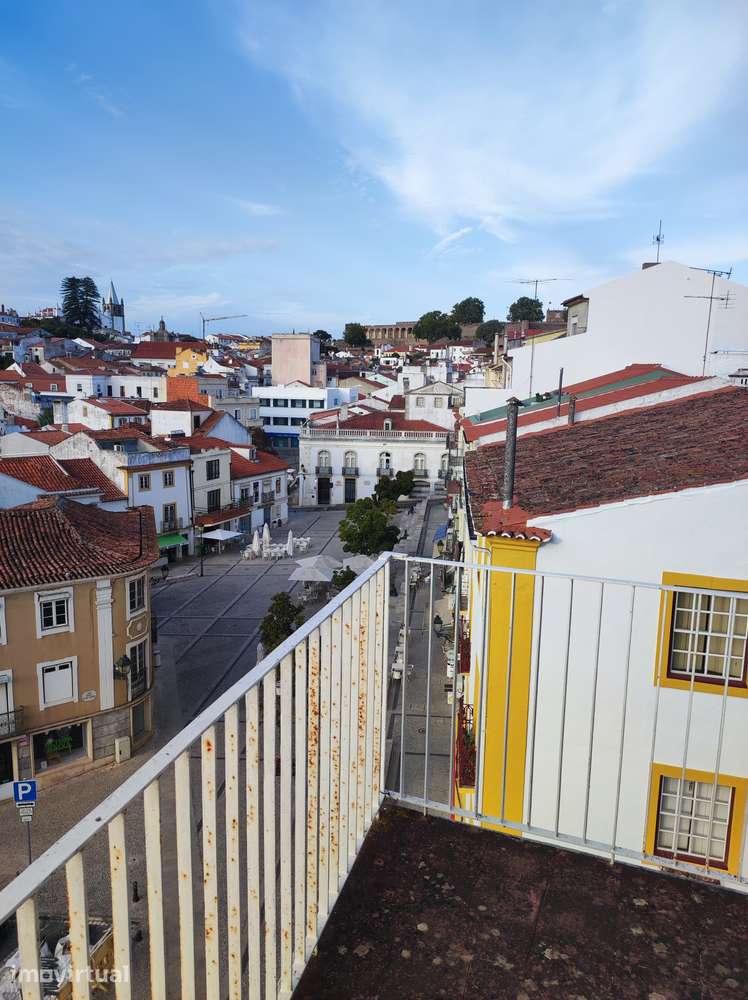 Apartamento T4 com varandas no centro histórico de Abrantes. - Grande imagem: 5/12