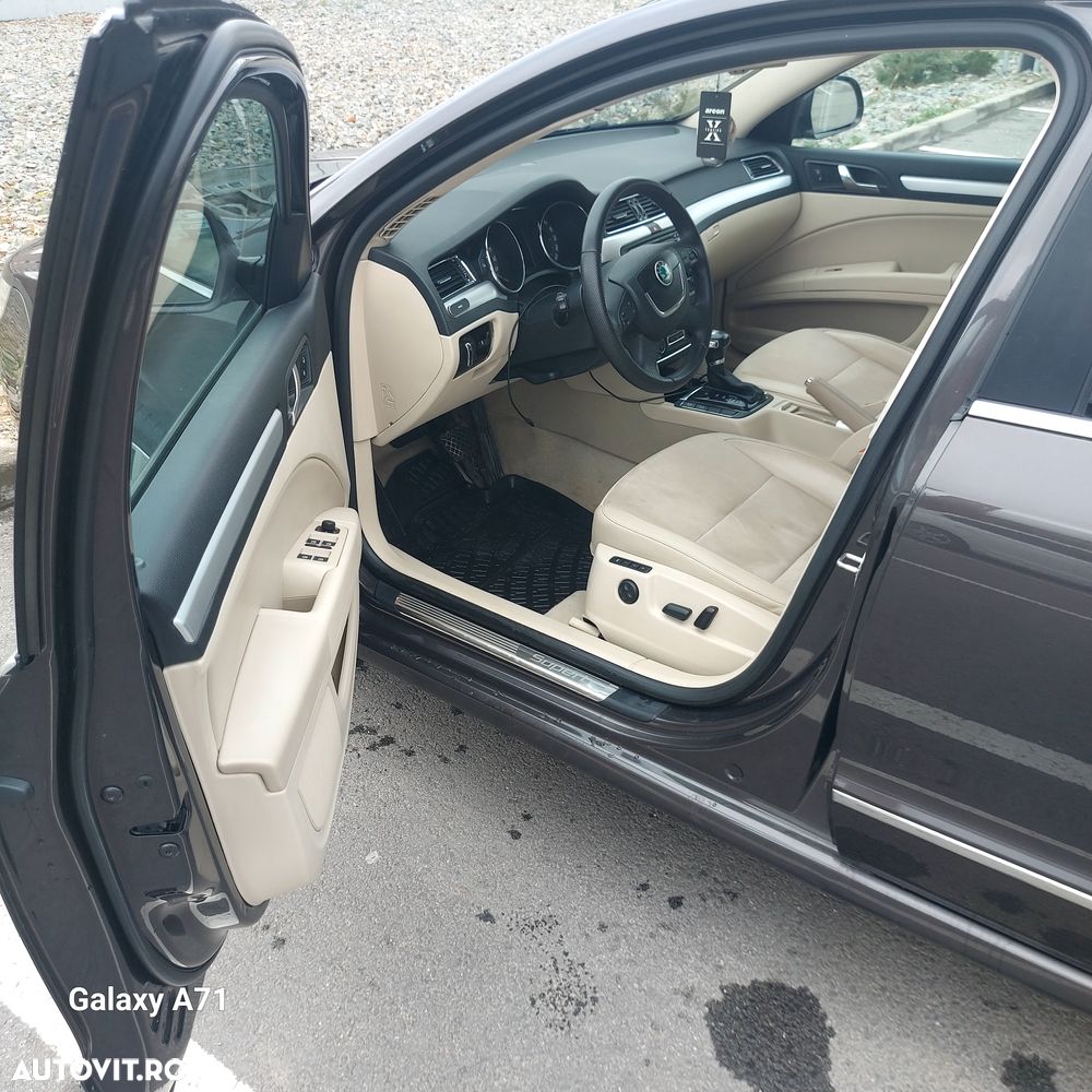 Skoda Superb 2.0 TDI Active DSG 4x4 - 7