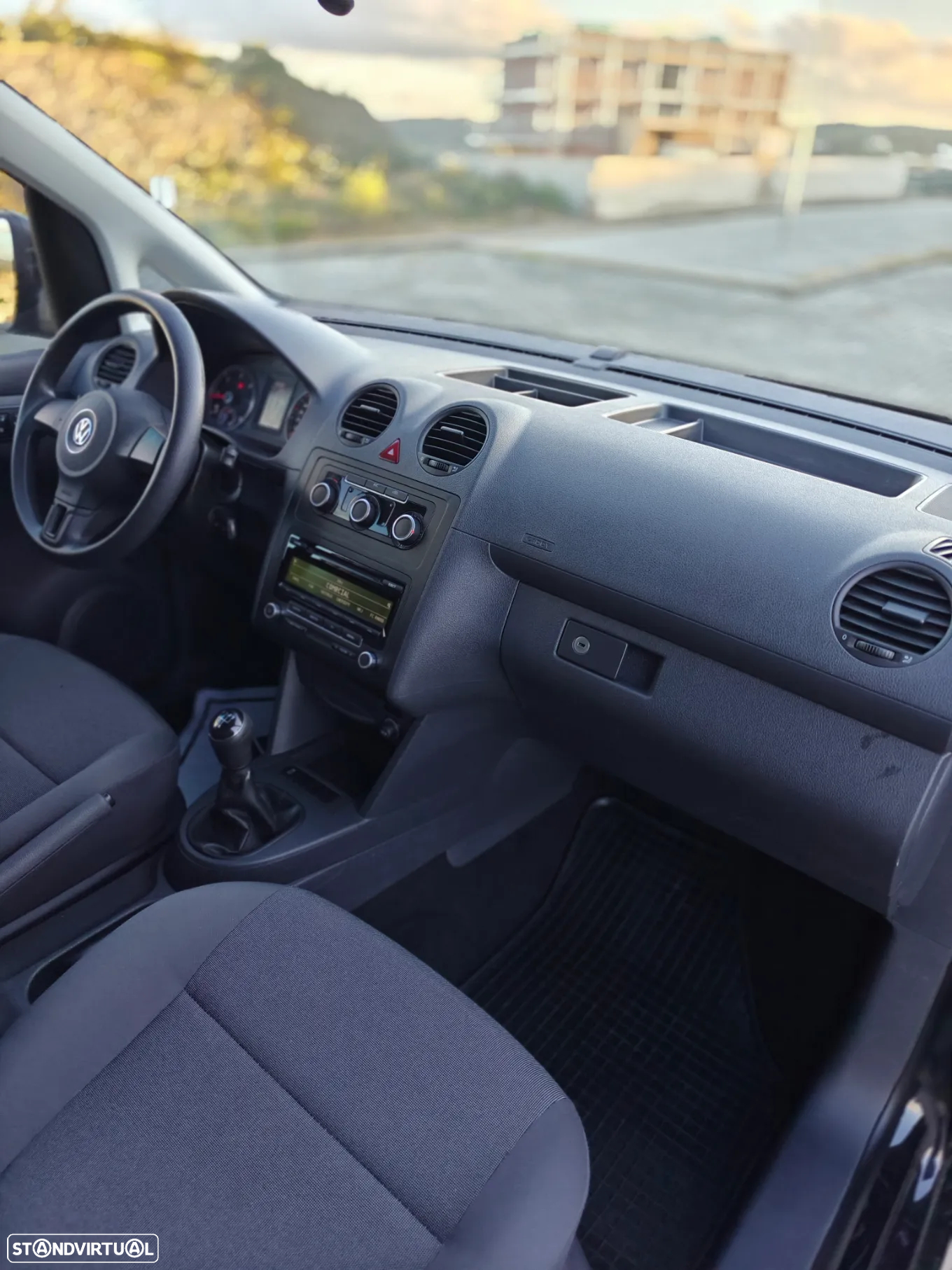 VW Caddy Business 102cv AC - 11