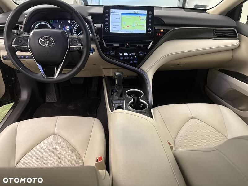 Toyota Camry 2.5 Hybrid Comfort CVT - 23