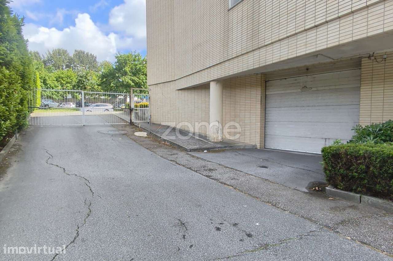 Lugar de Garagem + Arrumos | Custóias, Matosinhos - Grande imagem: 2/12