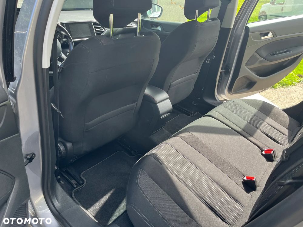 Peugeot 308 SW BlueHDi 120 EAT6 Stop & Start Active - 22