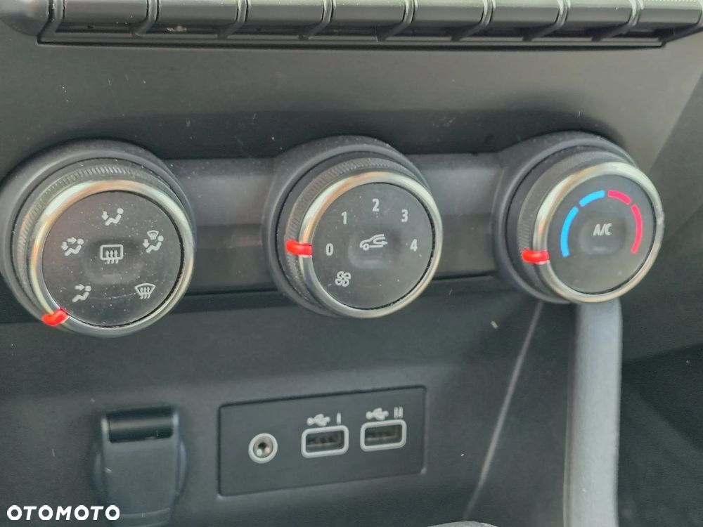 Renault Clio - 25