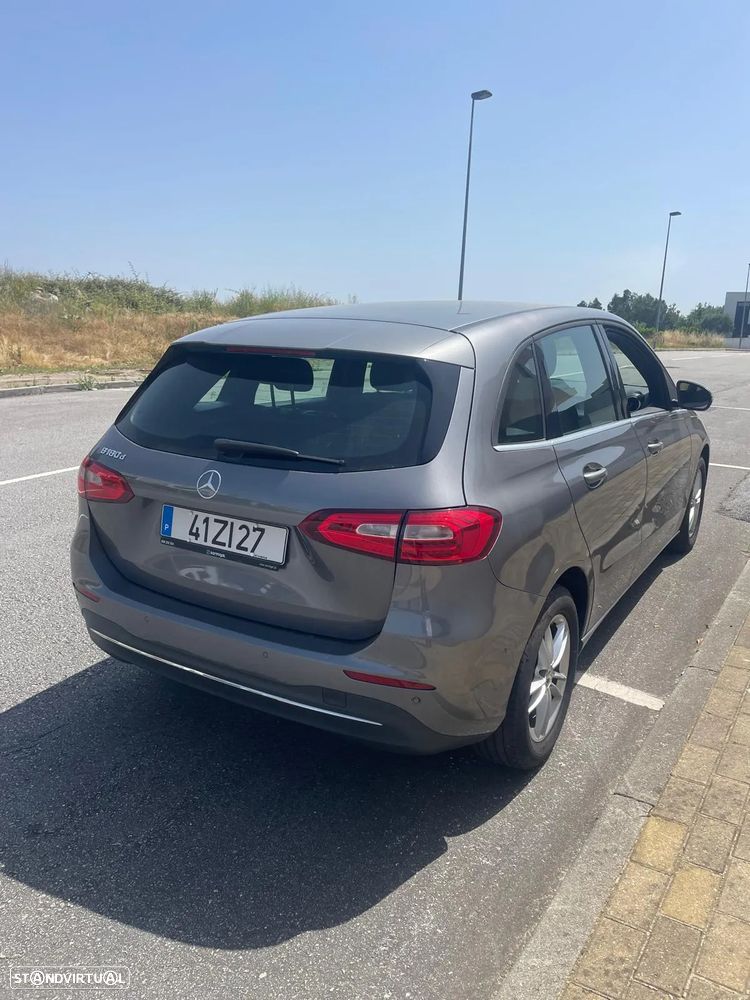 Mercedes-Benz B 180 d Style Plus Aut. - 6