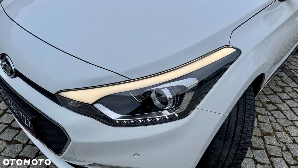 Hyundai i20 blue 1.2 Trend - 30