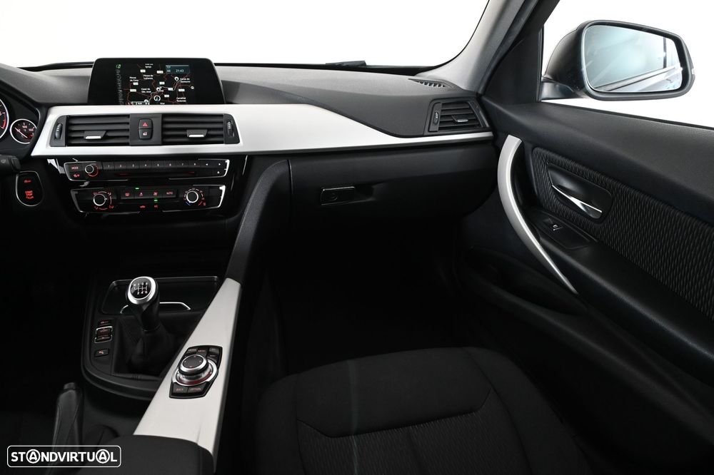 BMW 318 d Touring Advantage - 14