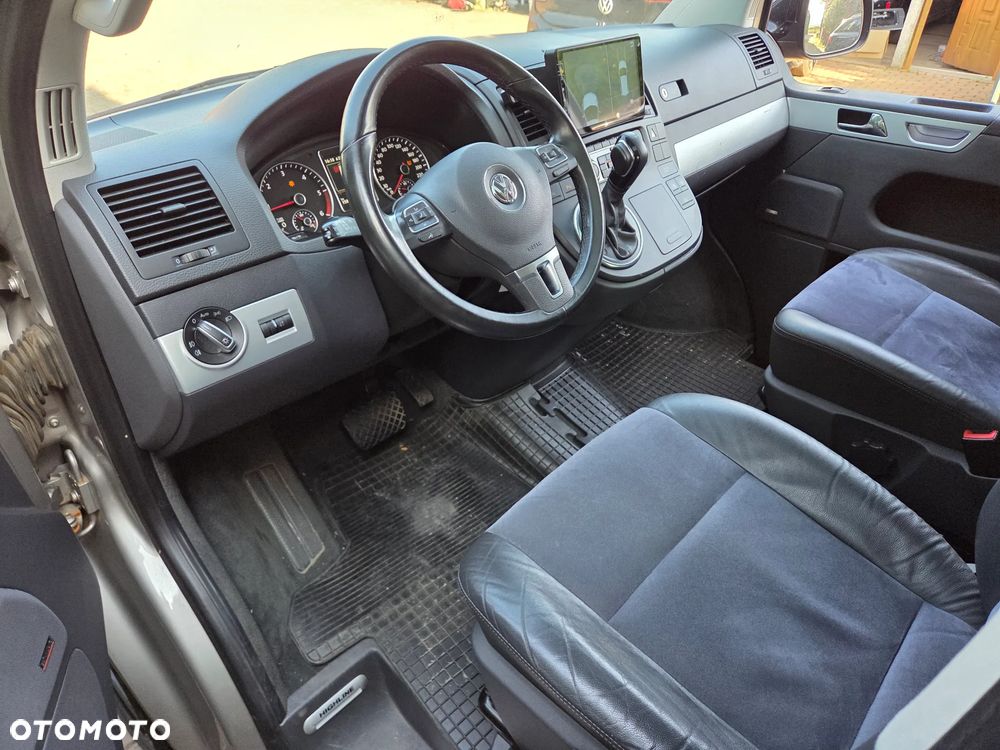 Volkswagen Multivan - 10