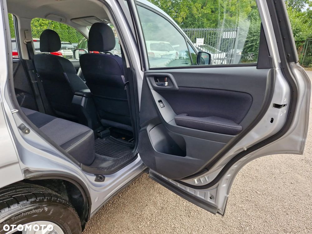 Subaru Forester 2.0i Exclusive Lineartronic - 17