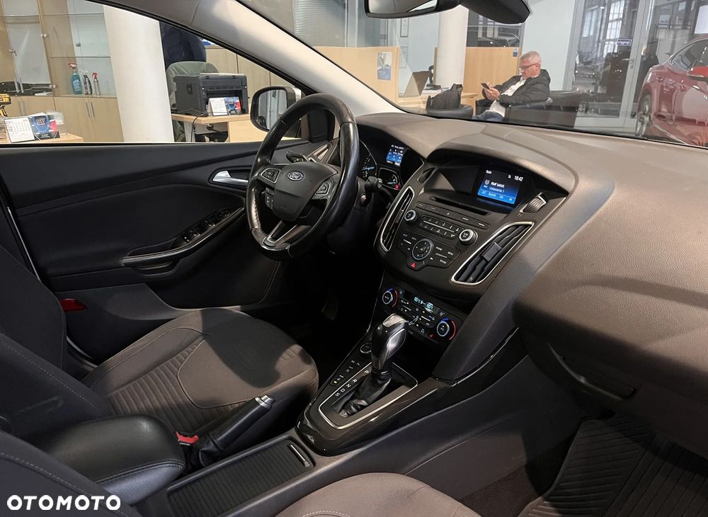 Ford Focus ver-1-5-ecoboost-start--stopp--system-titanium-x - 21