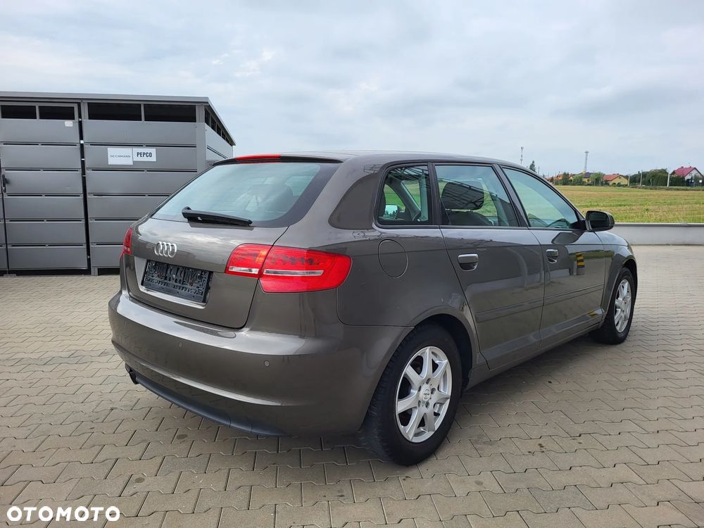 Audi A3 Sportback - 3