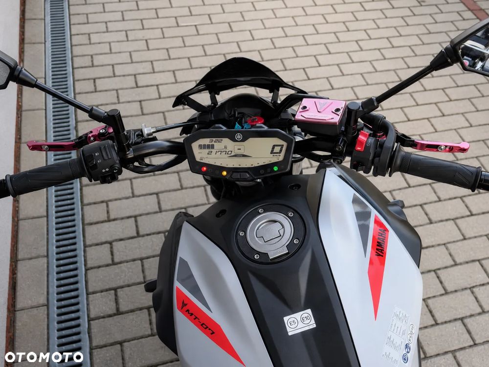 Yamaha MT - 5