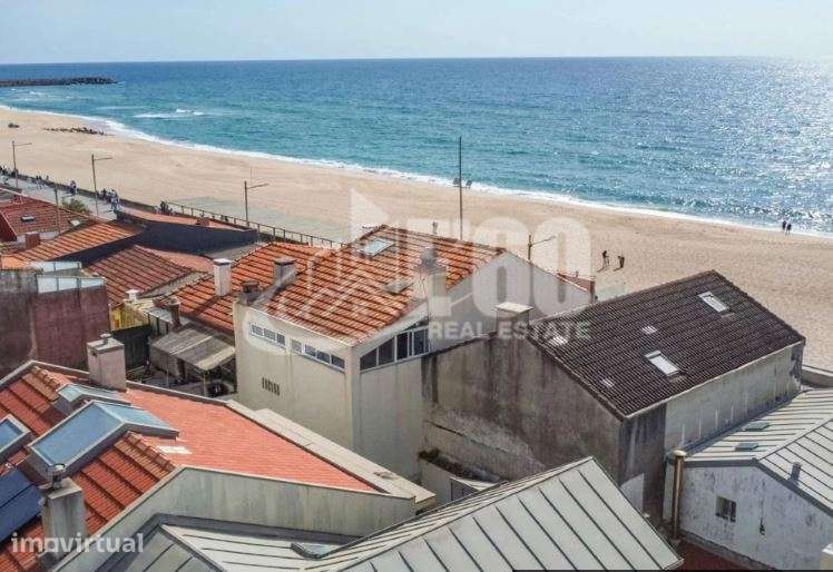 PRÉDIO EM PRIMEIRA LINHA DE MAR - Grande imagem: 2/7
