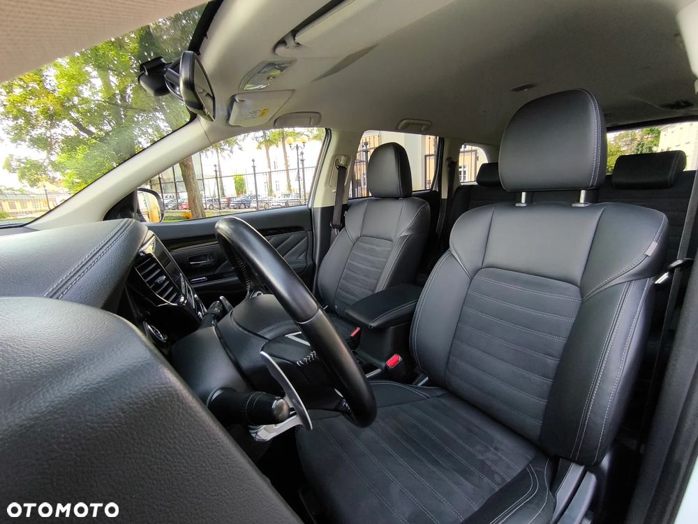 Mitsubishi Outlander 2.4 4WD - 19