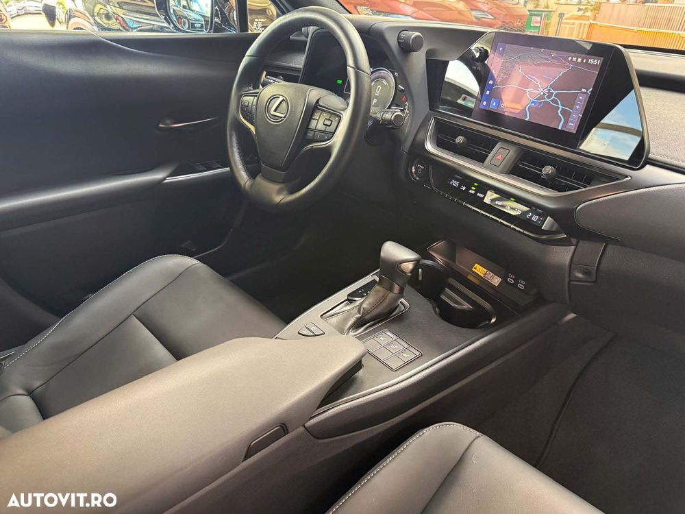 Lexus UX 250h Executive Line - 11