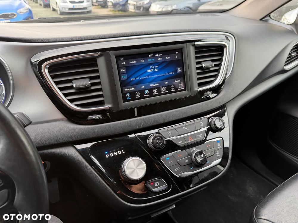 Chrysler Pacifica - 39