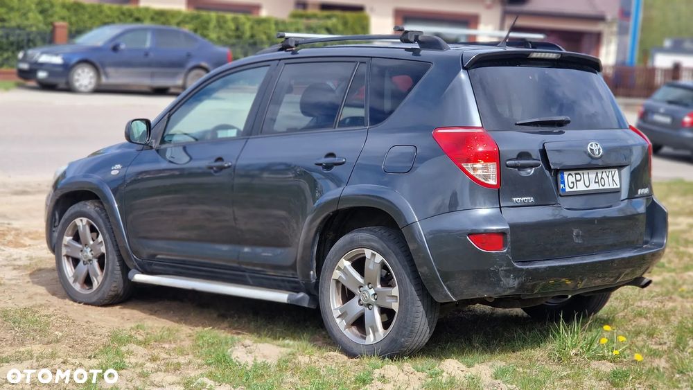 Toyota RAV4 - 4