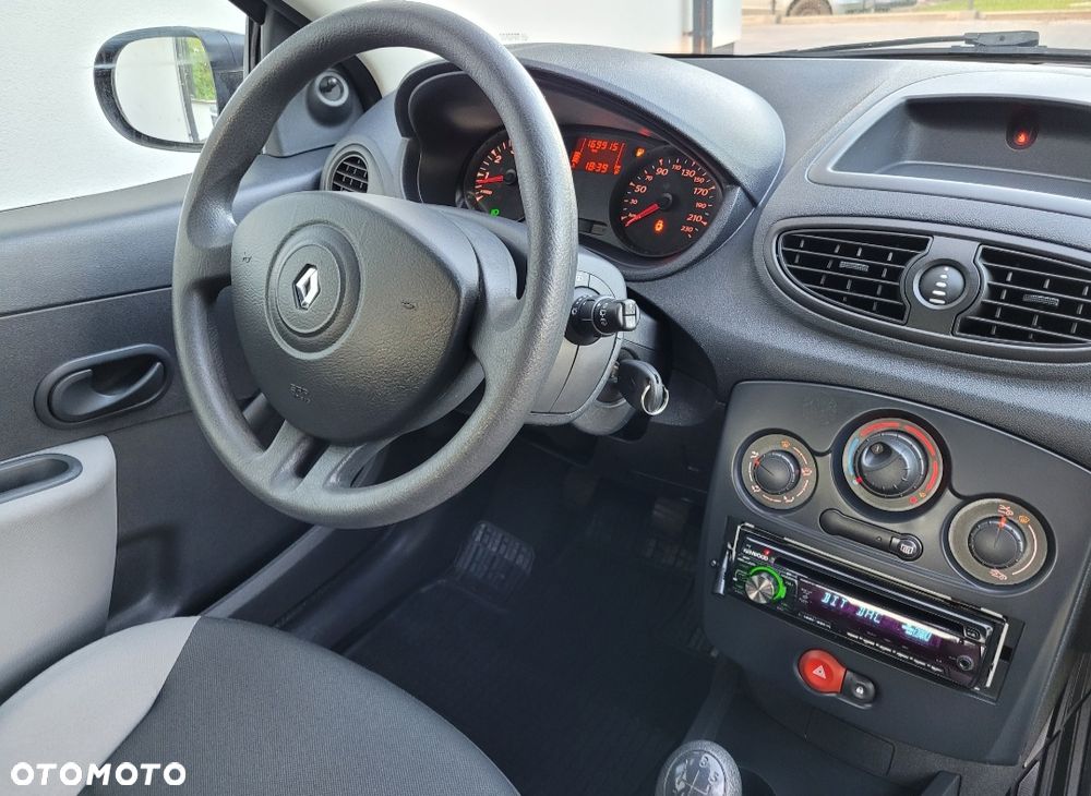 Renault Clio 1.2 16V 75 Expression - 15