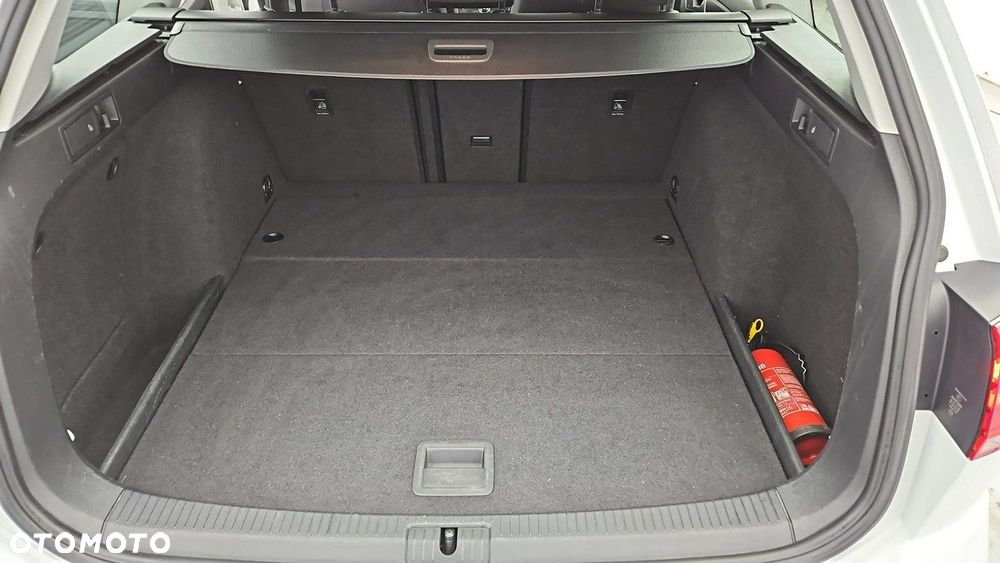 Volkswagen Golf - 24