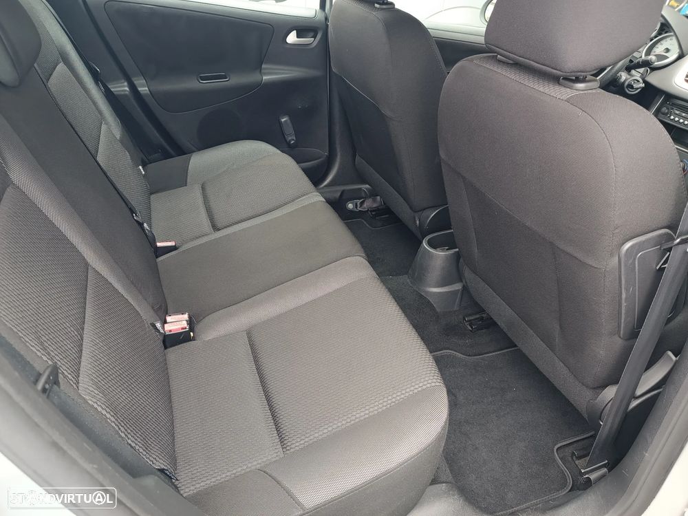 Peugeot 207 1.4 HDi Urban - 14
