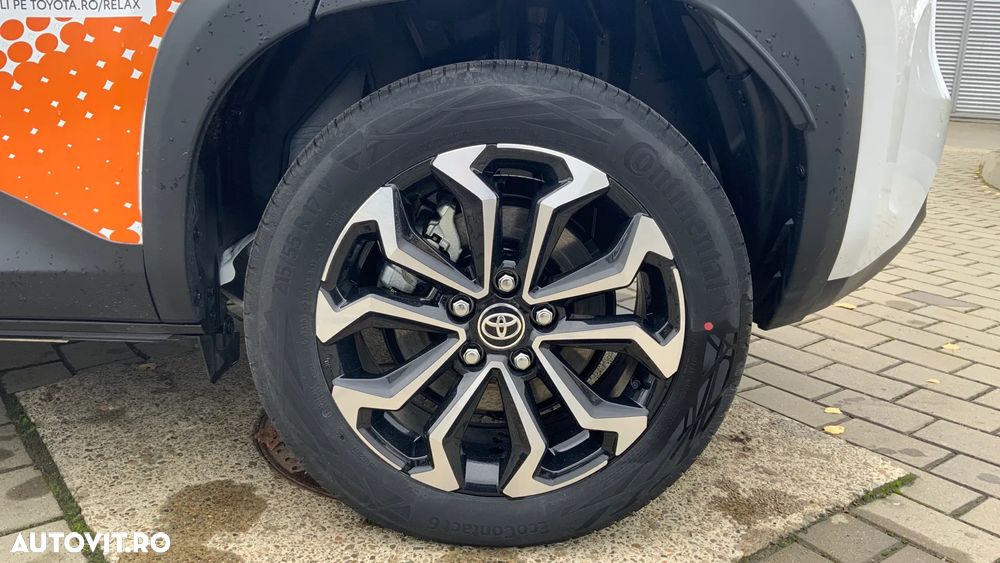 Toyota Yaris Cross 1.5 VVT-i HSD 116 4x4 HEV Dynamic - 24