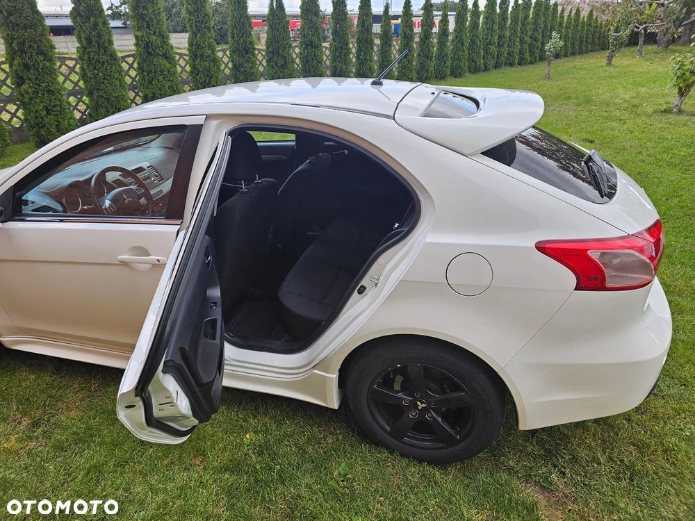 Mitsubishi Lancer 1.8 Invite - 18