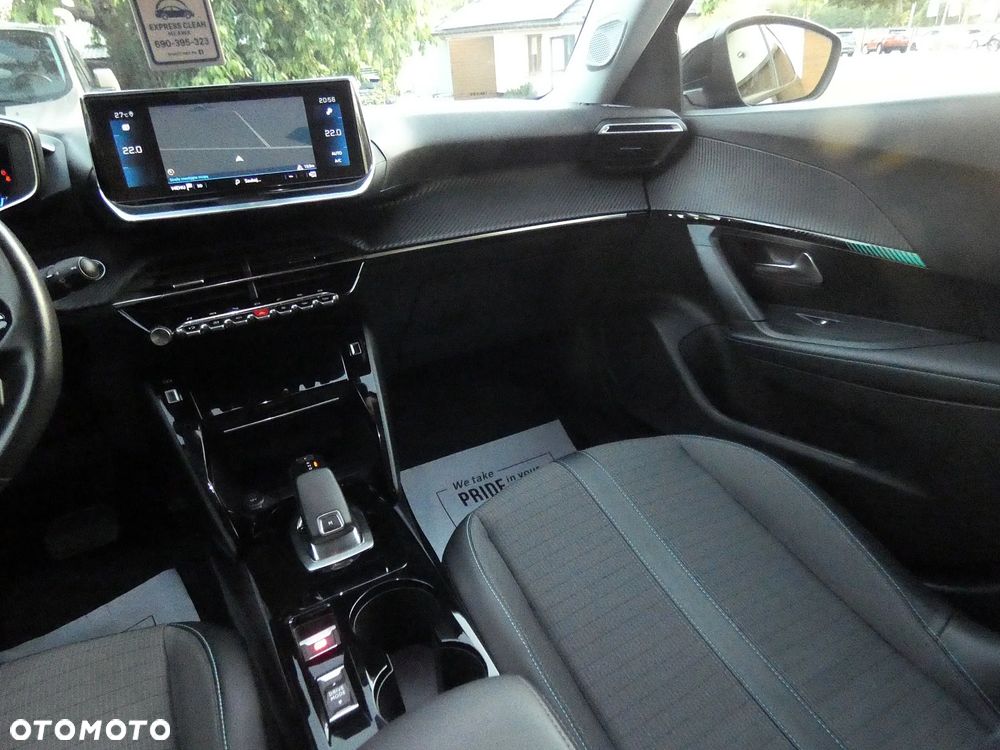 Peugeot 2008 1.2 PureTech Allure S&S EAT8 - 32