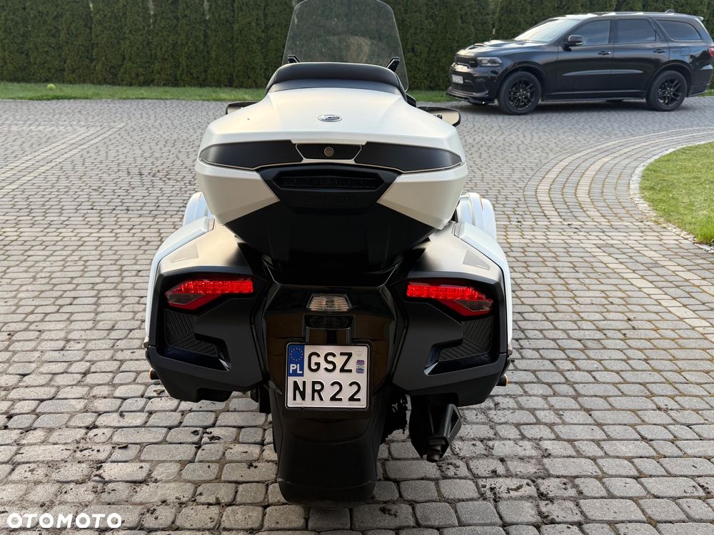 Can-Am Spyder - 8
