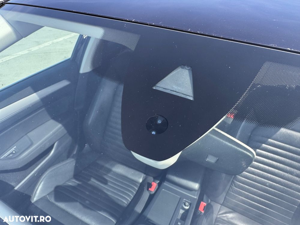 Volkswagen Passat 2.0 TDI DSG Comfortline - 24