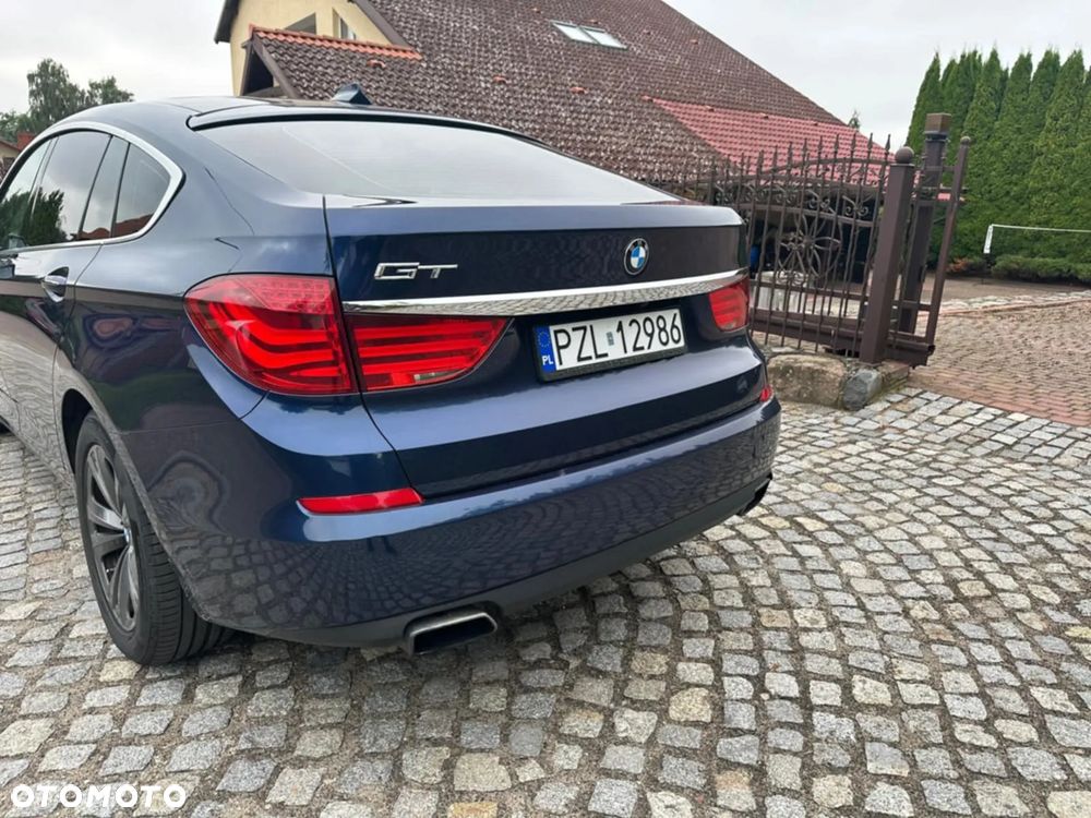 BMW Seria 5 550i - 5