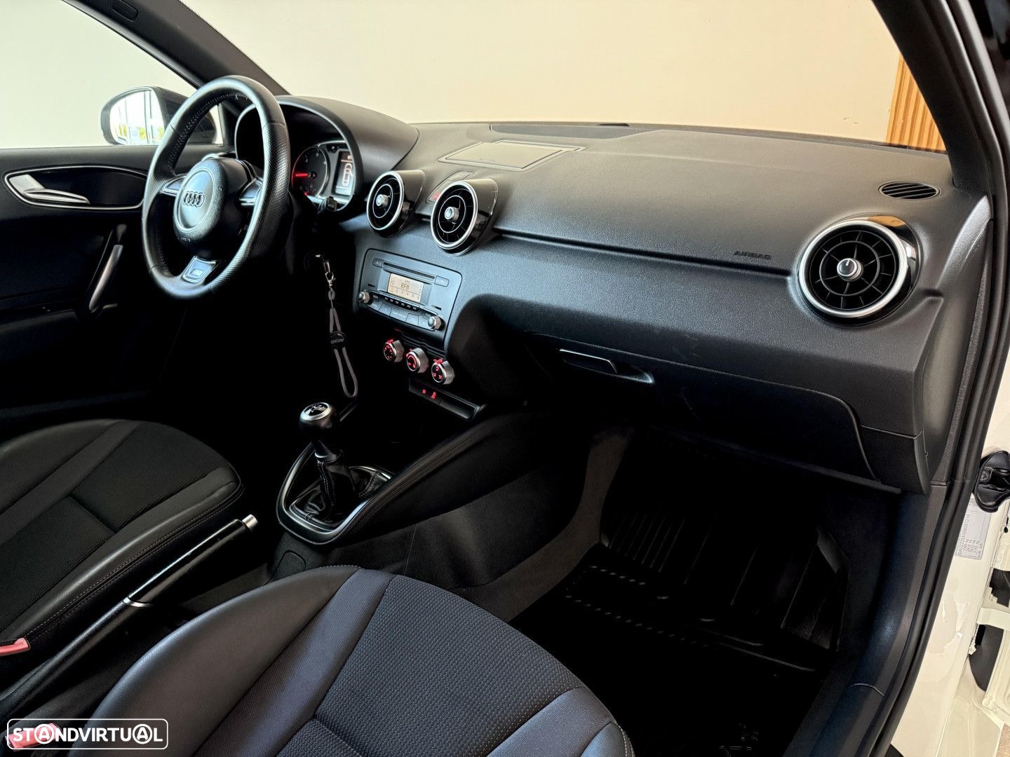 Audi A1 1.6 TDI S-line - 29