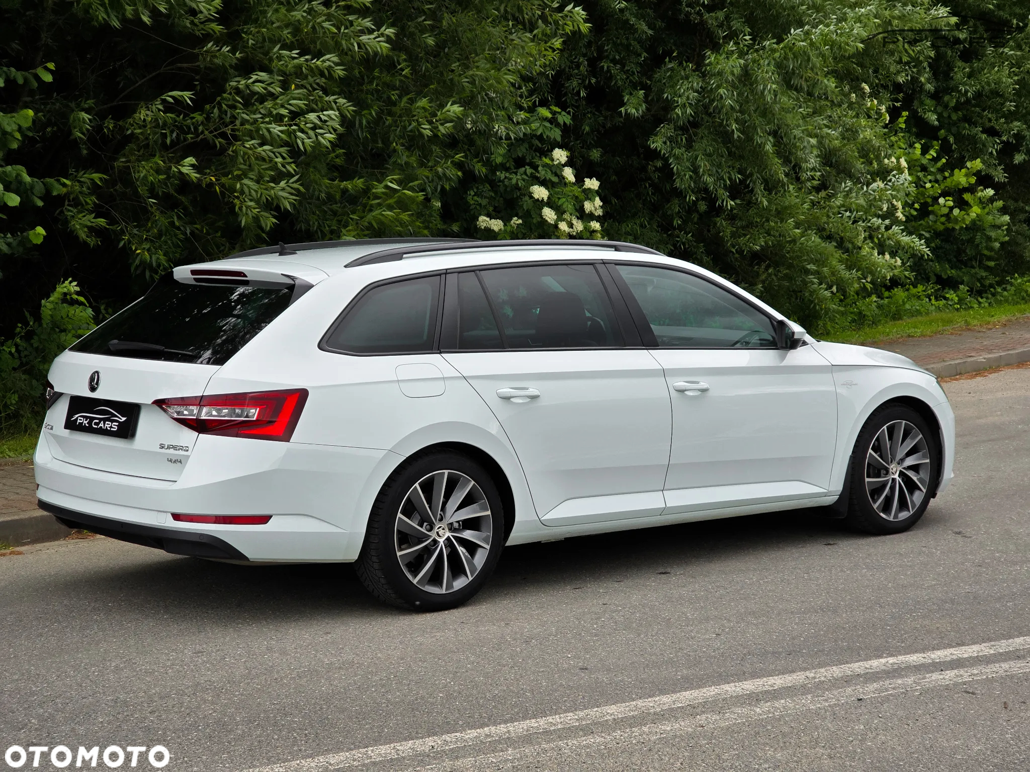 Skoda Superb Combi 2.0 TDI 4x4 DSG L&K - 21