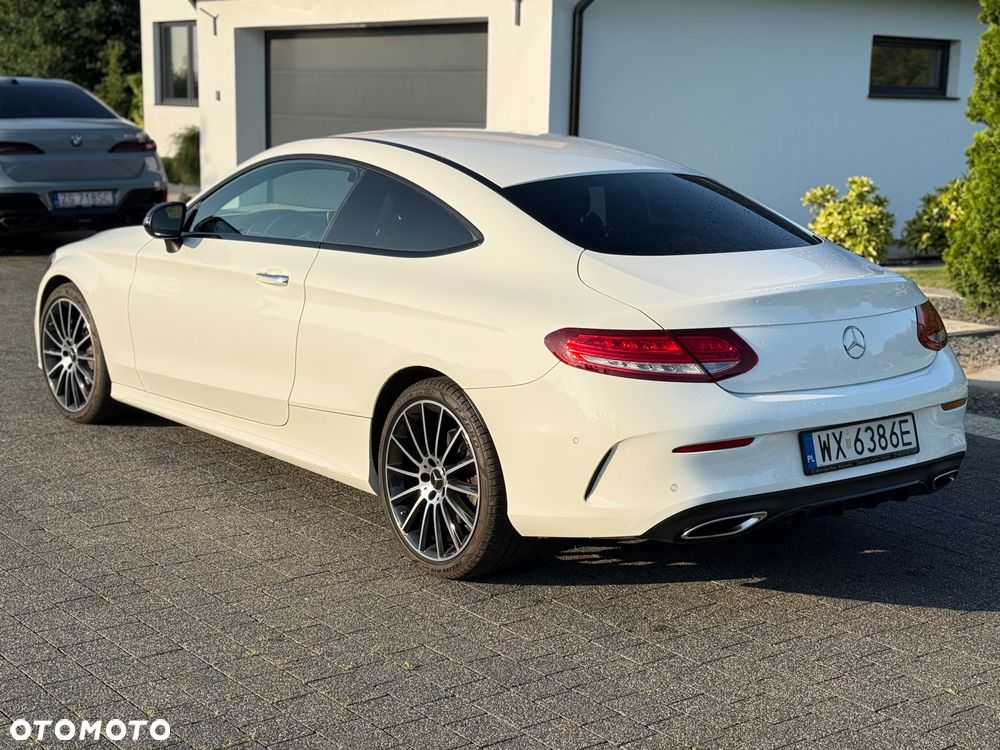 Mercedes-Benz Klasa C 300 9G-TRONIC - 4