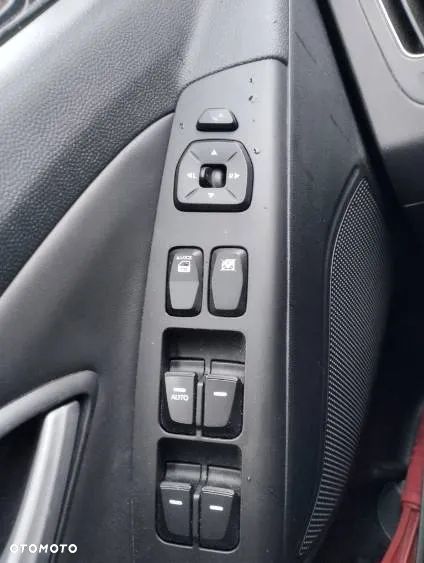 Hyundai ix35 2.0 CRDi Premium 4WD - 7