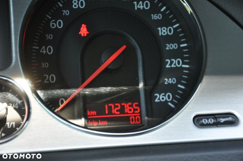 Volkswagen Passat - 15