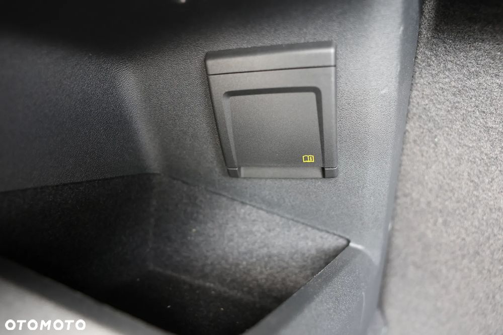 Volkswagen Tiguan 2.0 TDI SCR DSG R-Line - 29