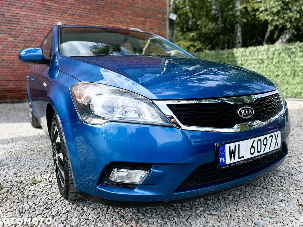 Kia Ceed - 35