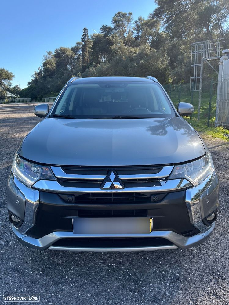 Mitsubishi Outlander - 1